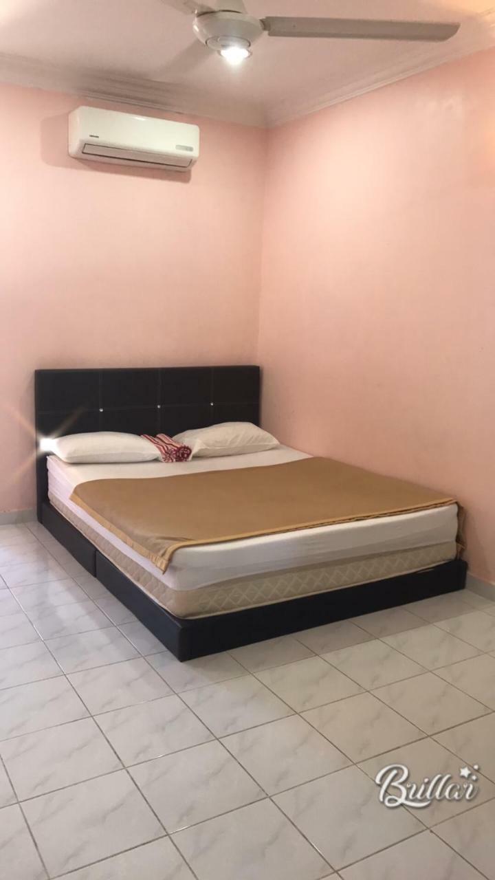 Mikraj Hotel Kuala Besut Esterno foto