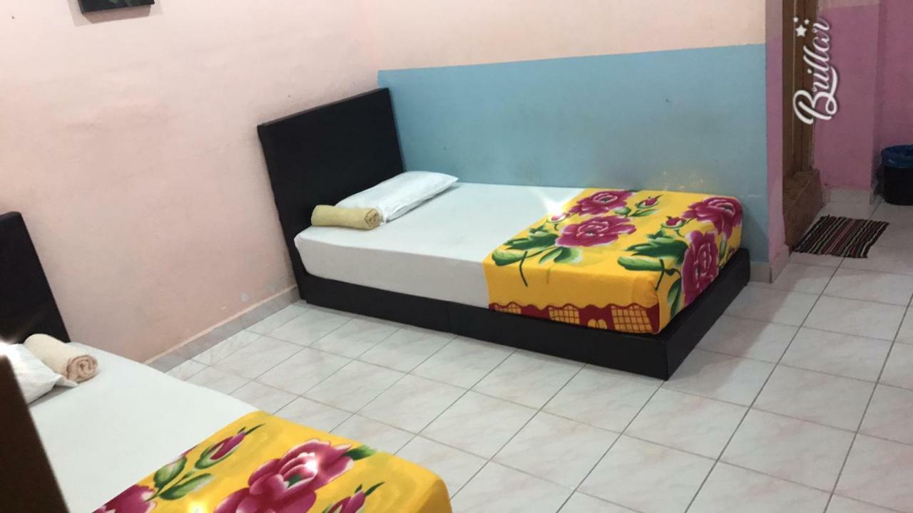 Mikraj Hotel Kuala Besut Esterno foto