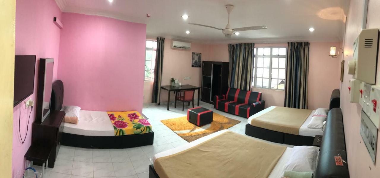 Mikraj Hotel Kuala Besut Esterno foto